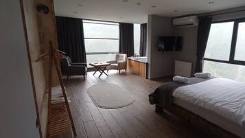 Deluxe Quadruple Room, Mountain View | Free WiFi