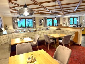 Dining - Hotel Garni Rifflsee (St. Leonhard im Pitztal)