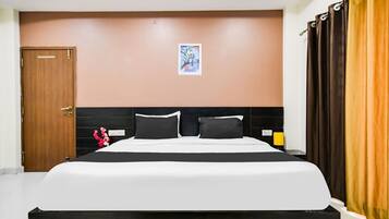 Desk, free WiFi, bed sheets