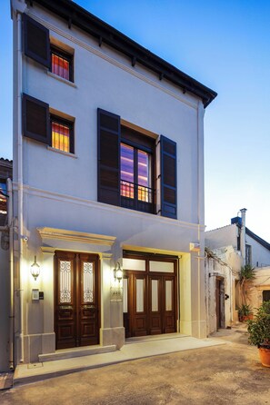 Exterior detail - Spacious Three-Bedroom Haven Located in the Center of Heraklion! (Heraklion)