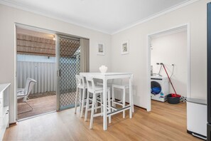 House - Quiet Comfortable - A Sepal Stay (Perth)