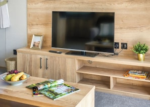 Interior - Exclusive 2 bedroom Sauna Lodge sleeps 4 (Landford, Nr Salisbury)