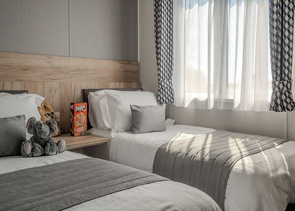 Bedroom, Bed, House
