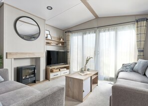 TV - Premium 2 bedroom Holiday Home sleeps 6 (Hayle)