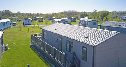 Exclusive 2 bedroom Lodge sleeps 4 (Pet)