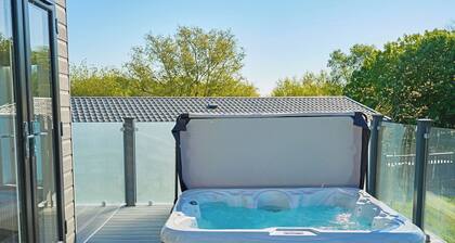 Autograph Glass House Hot Tub 2 Luxury Slps 4