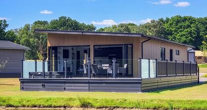 Autograph Kos Hot Tub 2-bedroom Luxury Lodge slp 4