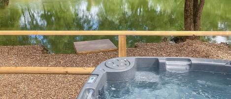 Bain à remous extérieur
