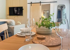 Dining - 2 bedroom accommodation in Westbury (Westbury)