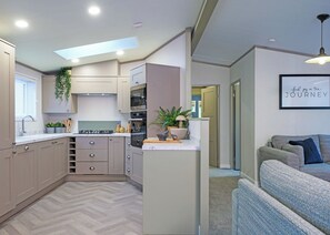 Fridge, oven, stovetop, toaster - Exclusive Plus Hot Tub 2-bedroom lodge sleeps 4 (Mawgan Porth, Nr Newquay)