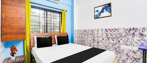 Desk, bed sheets