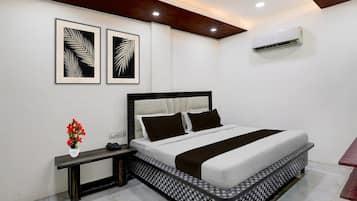 Desk, bed sheets