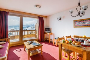Dining - La Toussuire Cabin Escape (Fontcouverte-la-Toussuire)