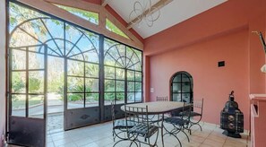 Dining - Villa avec piscine 8 pers proche Perpignan (Saleilles)