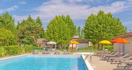 GĂźte au bord de la riviĂšre en Nouvelle-Aquitaine