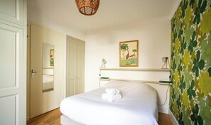 Iron/ironing board, travel cot, WiFi, bed sheets - T2 en plein cœur du village & terrasse privée (Collioure)