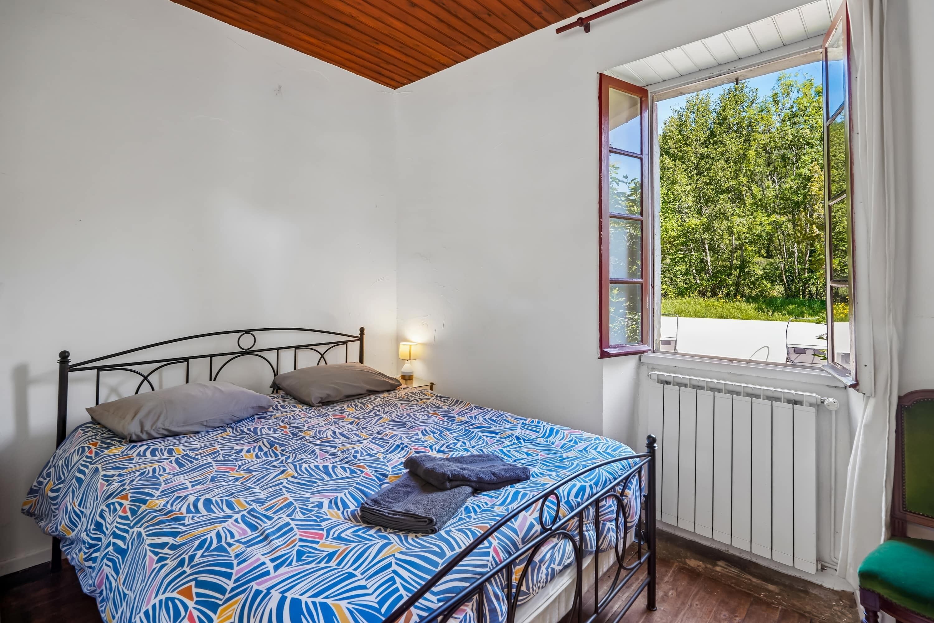 Desk, iron/ironing board, travel crib, WiFi