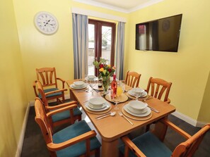 Dining - Willow Cottage (Seahouses)