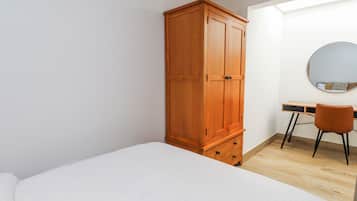4 bedrooms, WiFi (free), individually decorated, individually furnished