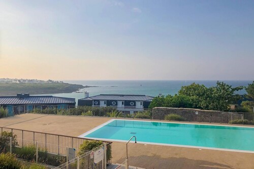 Oceanfront Escape for 6–7 Guests
