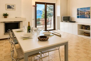 Dining - Spacious Apartment in Luino for 5 (Luino)