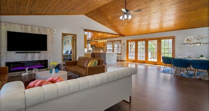 Route 66, 5+ Acres with a pool, Birthday & Events