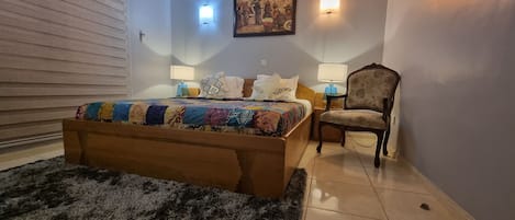 Iron/ironing board, internet, bed sheets