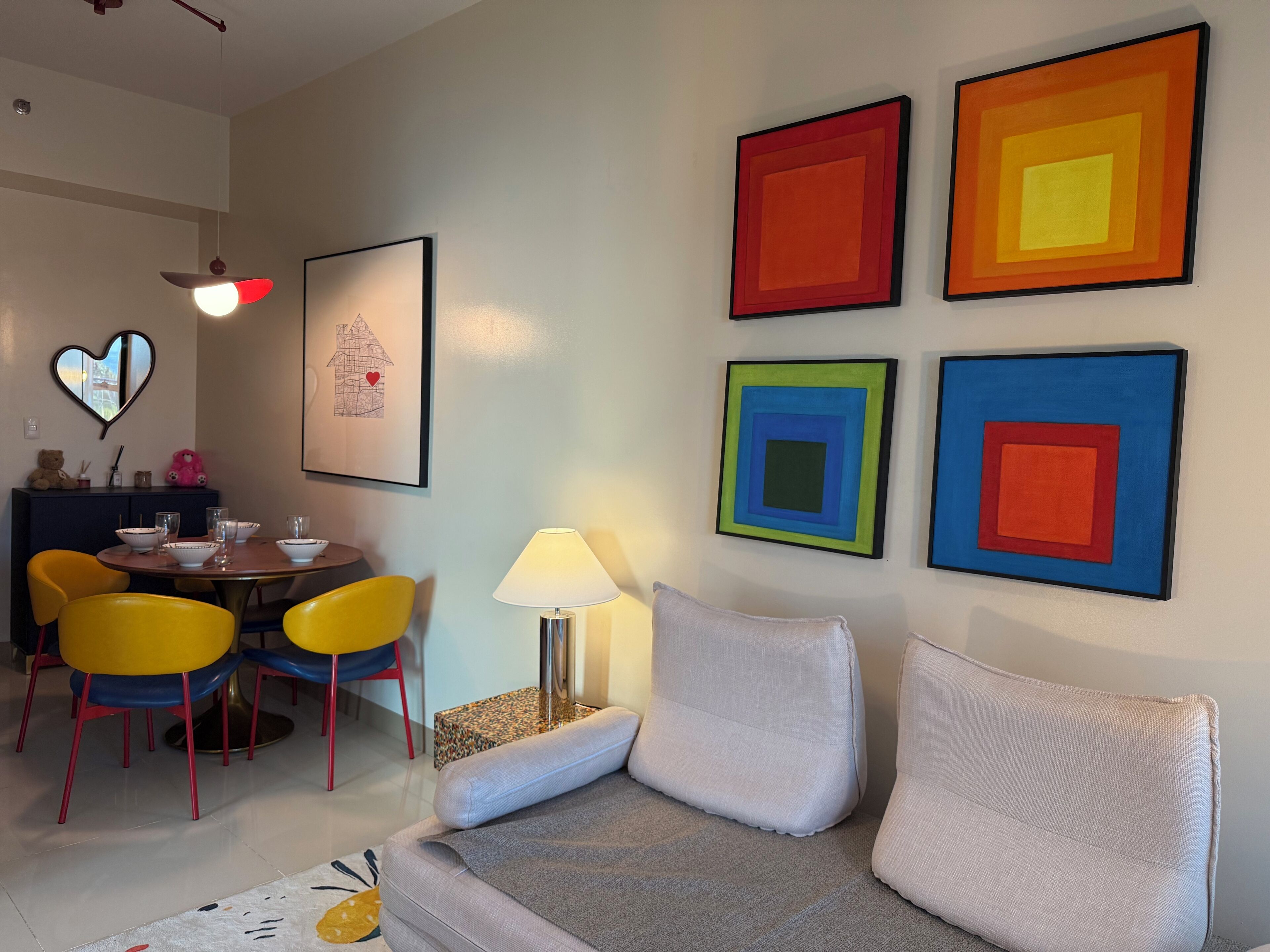 Luxury Apartment, Balcony, Bay View | Living area