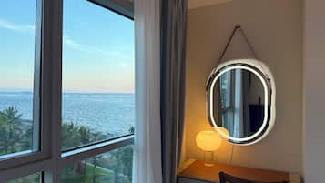 Luxury Apartment, Balcony, Bay View