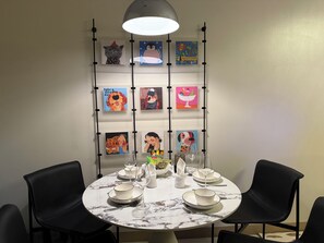 Dining - Playful 1BR Bayview Near Okada & MOA (Parañaque)