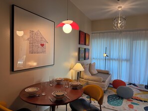 Dining room - Playful 1BR Bayview Near Okada & MOA (Parañaque)