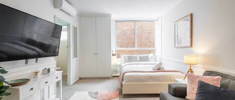 Free WiFi, bed sheets