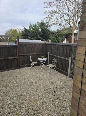 Property grounds - Leigh-on-Sea Coastal Haven – Bright & Spacious Stay by the Sea (Leigh-on-Sea)
