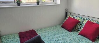 Leigh-on-Sea Coastal Haven – Bright & Spacious Stay by the Sea
