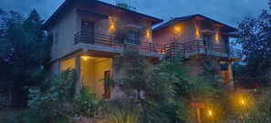 Front of property - The Kiran's Resort Pench (Kurai)