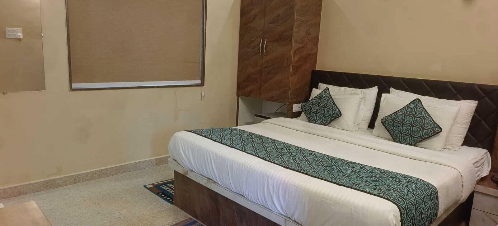Super Deluxe Room | Een strijkplank/strijkijzer, gratis wifi