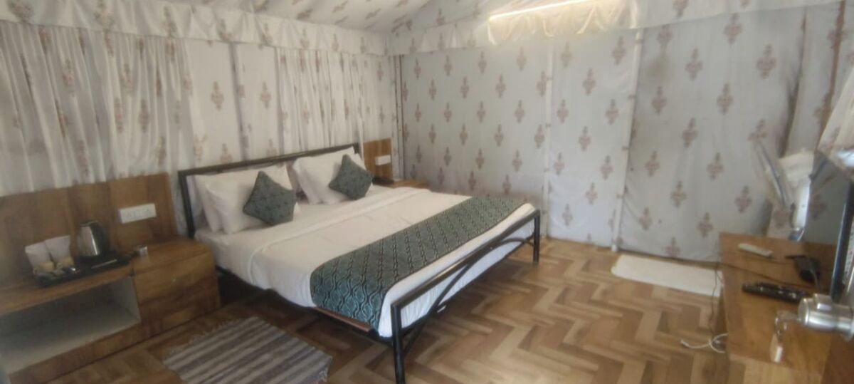 Tent | Iron/ironing board, WiFi (free)