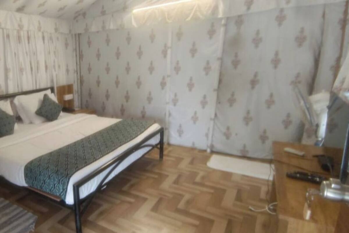 Tent | Iron/ironing board, WiFi (free)