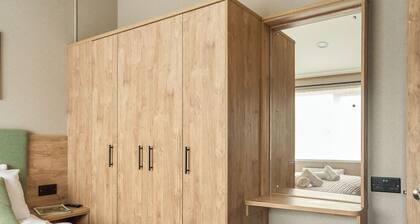 Exclusive Lodge 4 bed HT Pet