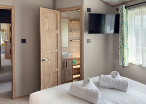 4 bedrooms, free WiFi