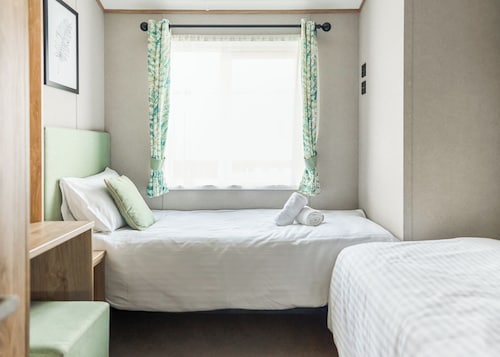 Exclusive Lodge 4 bed HT Pet