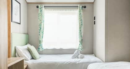 Exclusive Lodge 4 bed HT Pet