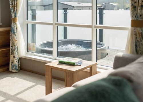 Exclusive Lodge 4 bed HT Pet