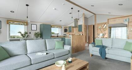 Exclusive Lodge 4 bed HT Pet