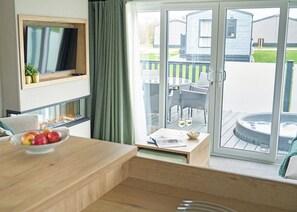 TV - Premium 3 bed HT Pet (Landford, Nr Salisbury)