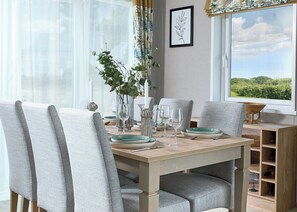 Dining - Exclusive Lodge 4 bed HT (Landford, Nr Salisbury)