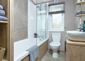 Bathroom - Exclusive Lodge 4 bed HT (Landford, Nr Salisbury)
