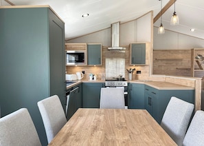 Private kitchen - Exclusive Lodge 4 bed HT Pet (Great Yarmouth)