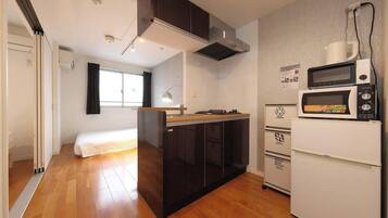Fridge, microwave, stovetop, electric kettle