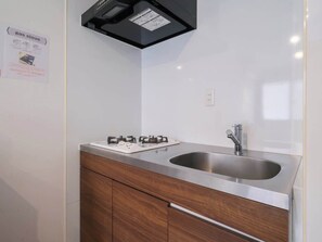 Fridge, microwave, stovetop, electric kettle - 6 minutes walk from Asakusa Sta. (Sumida City)
